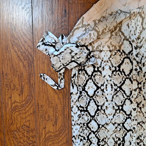 Calvin Klein Pink Ombré Snakeskin Blouse - Size Medium - Picture 4 of 8